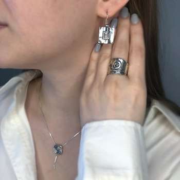 Серебряное колье 01N601