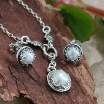 Серебряное колье с жемчугом 01N3584PL