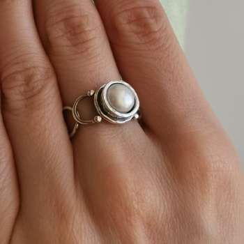 Серебряное кольцо с жемчугом 01R2493PL