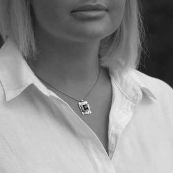 Серебряное колье с лунным камнем 01N696MS