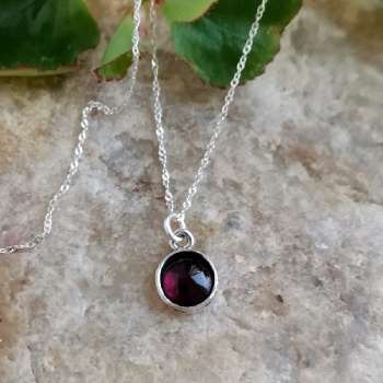 Серебряное колье с гранатом 01N4326GR