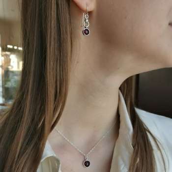 Серебряное колье с гранатом 01N4326GR