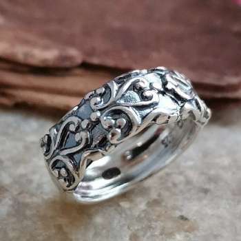 Серебряное кольцо 01R3185