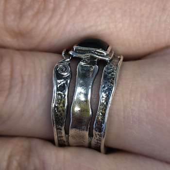 Серебряное кольцо с гранатом 01R671GR