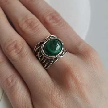 Серебряное кольцо с малахитом 01R1668ML