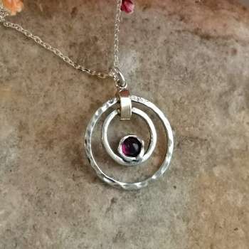 Серебряное колье с гранатом и золотом MVN1246GGR