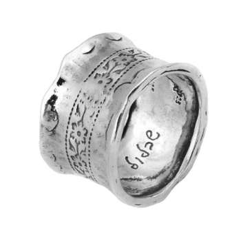 Серебряное кольцо 01R447