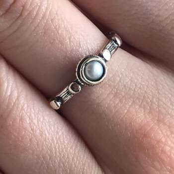 Серебряное кольцо с жемчугом 01R598/1PL