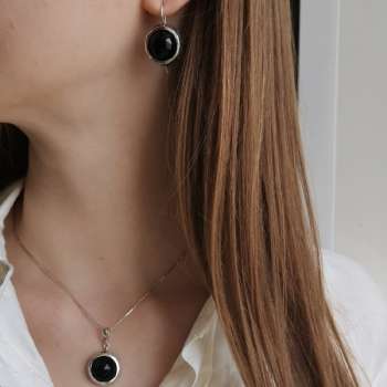 Серебряные серьги с ониксом MVE1375ON