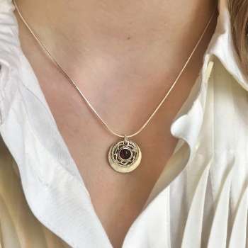 Серебряное колье с гранатом 01N1737GR