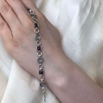 Серебряный браслет с гранатом 01B366GR
