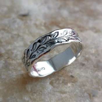 Серебряное кольцо 01R1480/2