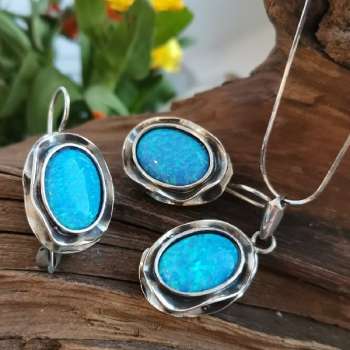 Серебряное колье с опалом иск. MVN1116OP