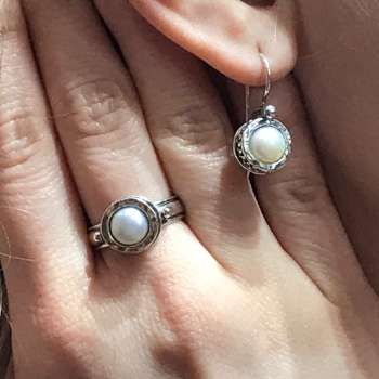 Серебряное кольцо с жемчугом 01R527PL