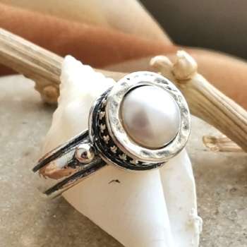 Серебряное кольцо с жемчугом 01R527PL