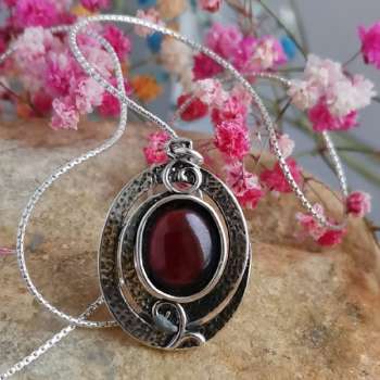 Серебряное колье с гранатом 01N2571GR