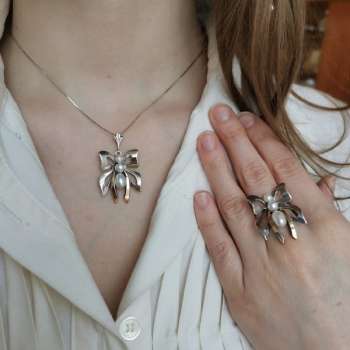 Серебряное колье с жемчугом и золотом MVN324GPL