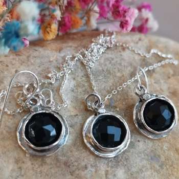Серебряное колье с ониксом 01N1325ON