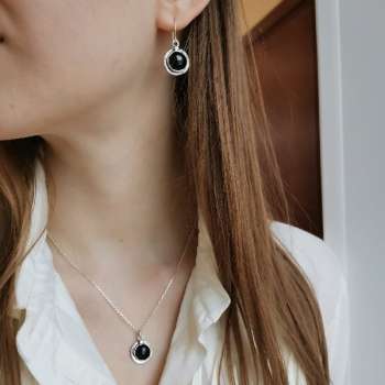 Серебряное колье с ониксом 01N1325ON