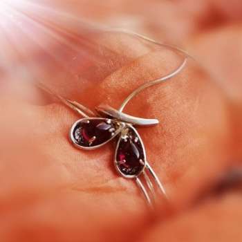 Серебряное колье с гранатом MVN1627GR