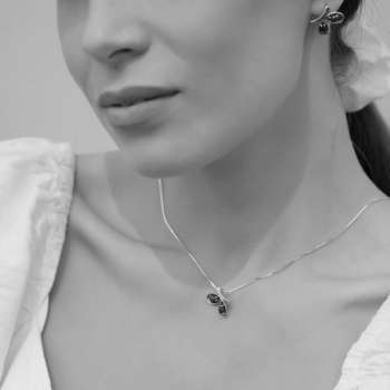 Серебряные серьги с гранатом MVE1627GR