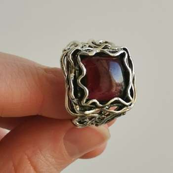 Серебряное кольцо с гранатом 01R1759GR