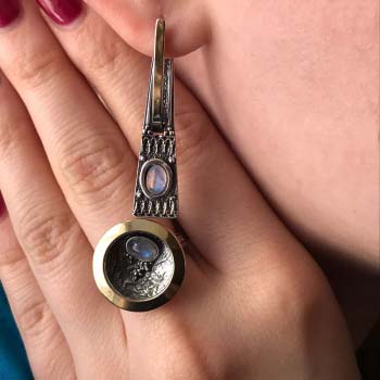 Серебряные серьги с лунным камнем и золотом MVE1108GMS