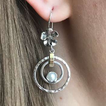 Серебряные серьги с жемчугом и золотом MVE1246GPL