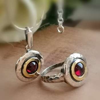 Серебряное колье с гранатом и золотом MVN1408GGR