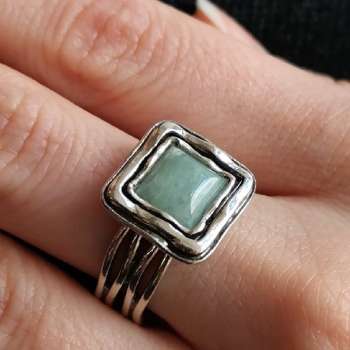 Серебряное кольцо с жадеитом 01R755JD/1