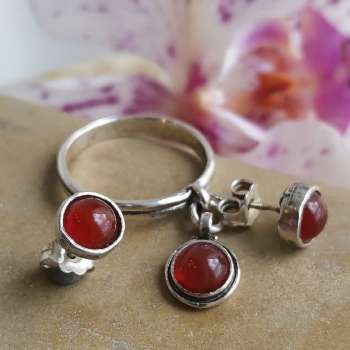 Серебряное кольцо с сердоликом 01R2144SR