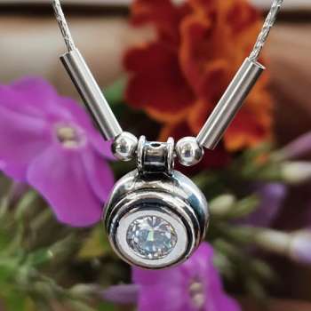 Серебряное колье с куб.цирконом 01N4161CZ