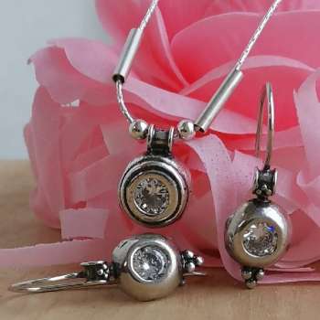 Серебряное колье с куб.цирконом 01N4161CZ