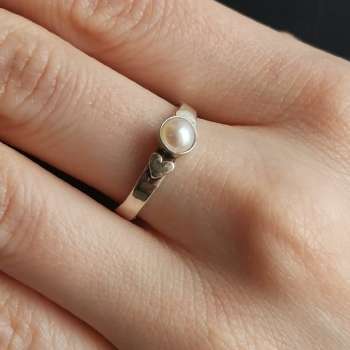 Серебряное кольцо с жемчугом 01R585PL