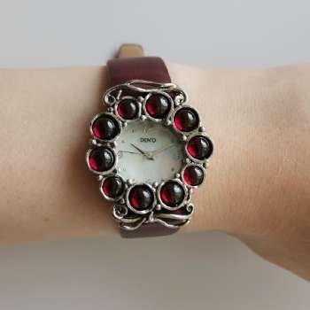 Серебряные часы с гранатом 01W691BDGR