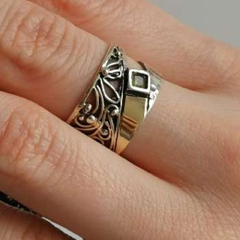 Серебряное кольцо с хризолитом и золотом MVR1756GHR