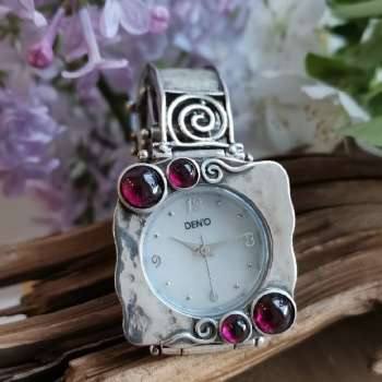 Серебряные часы с гранатом 01W062GR