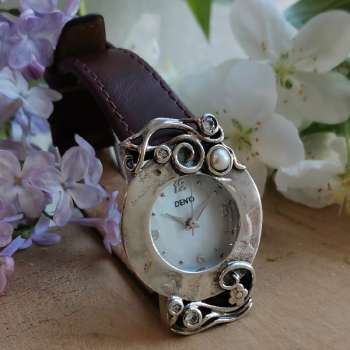Серебряные часы с куб.цирконом и жемчугом 01W694BRPL