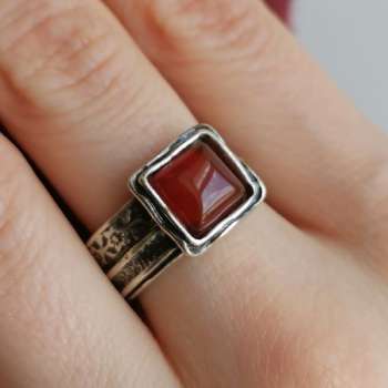 Серебряное кольцо с сердоликом 01R485SR