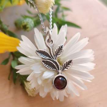 Серебряное колье с гранатом 01N2567GR