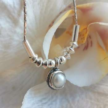Серебряное колье с жемчугом 01N852PL
