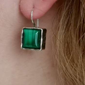 Серебряные серьги с малахитом 01E156ML