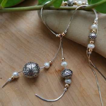 Серебряное колье с гематитом и жемчугом YMVNh25