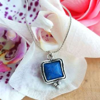 Серебряное колье с лазуритом 01N2112LZ Серебряное колье с лазуритом 01N2112LZ