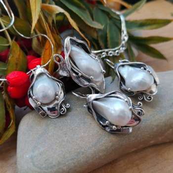 Серебряное колье с жемчугом MVN328PL