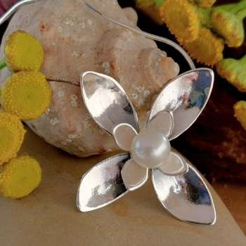 Серебряный кулон с жемчугом MVP1693PL