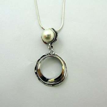 Серебряное колье с жемчугом и золотом MVN1066GPL