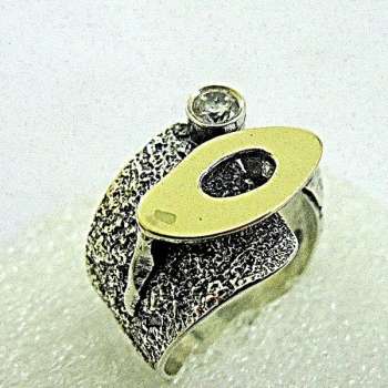 Серебряное кольцо с куб.цирконом и золотом MVR2006GCZ