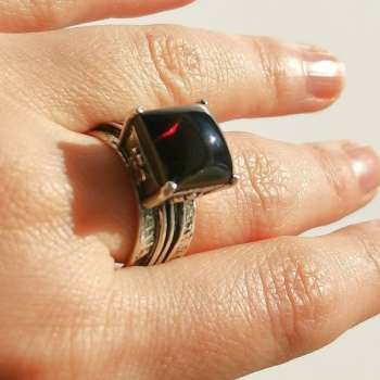 Серебряное кольцо с гранатом 01R630GR