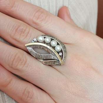 Серебряное кольцо с жемчугом, куб.цирконом и золотом MVR2075GPL